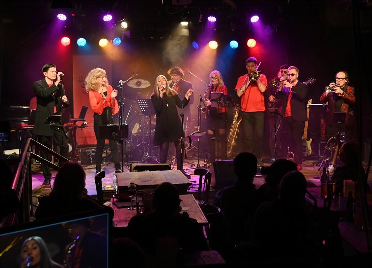 Konzert mit Groove Department